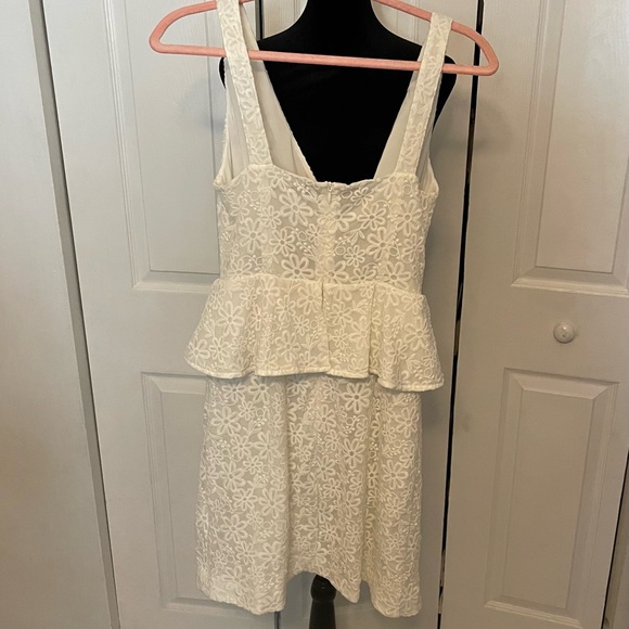 Trina Turk Peplum Lace White Mini Dress Size 8 - Picture 4 of 5